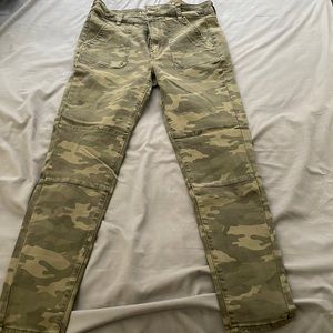 American Eagle Camo skinny Jeans size 12, worn a couple times, like new